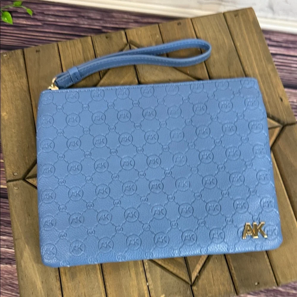 Anne Klein‎ NWOT Embossed Logo Blue Wristlet Wallet Clutch